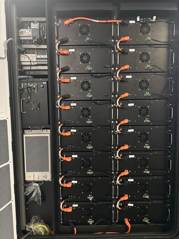 125 KW Outdoor Liquid Cooling Energy Storage System Cabinet untuk Pusat Data Back up
