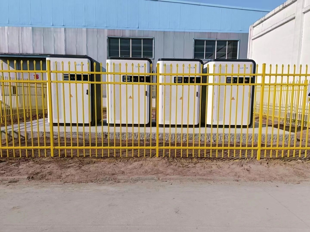 125kw ESS Cabinet 258KWh Dengan Sertifikat EU Untuk Distribusi Generating Dan EV Charging
