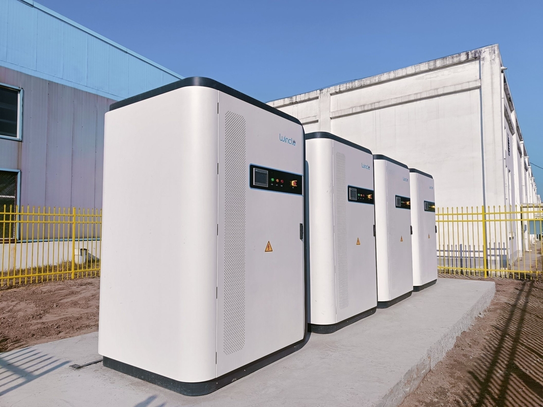 125kw ESS Cabinet 258KWh Dengan Sertifikat EU Untuk Distribusi Generating Dan EV Charging