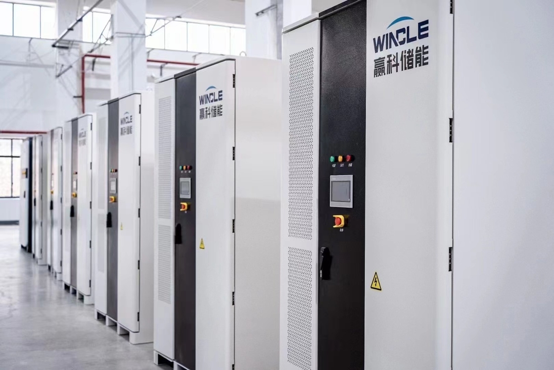 258kwh Ess Cabinet untuk Enterprise Backup Power Supply Dengan IEC62619 Dengan Garansi 15 Tahun