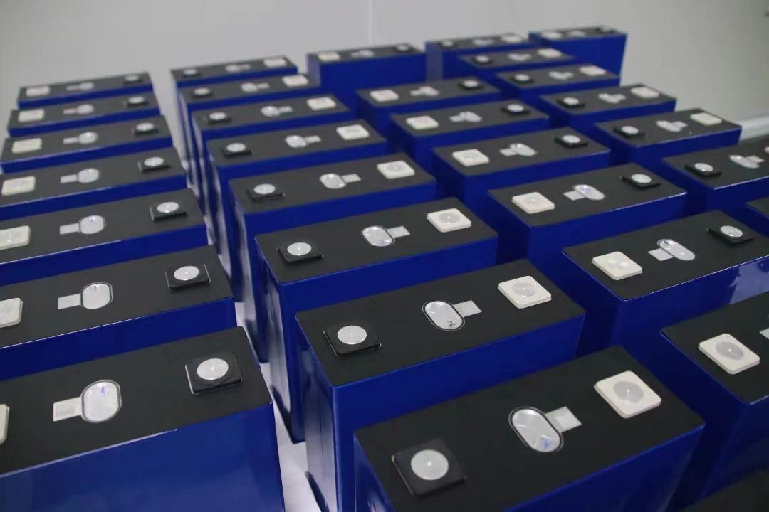 Sel Baterai Prismatik tahan lama 3.2V 314ah untuk Sistem Penyimpanan Energi Kontainer dan Truk